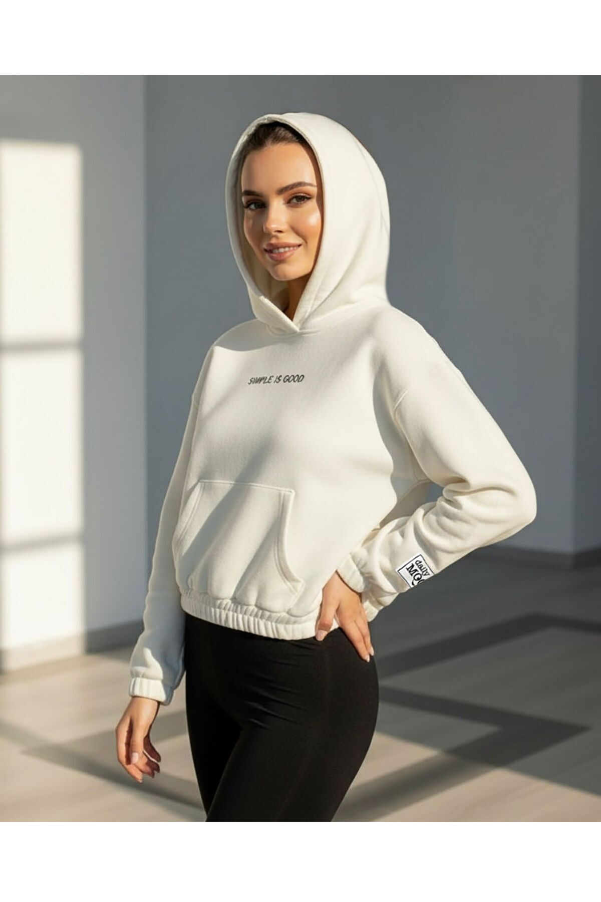 Beyaz Crop Kapüsonlu 3 Iplik Sardonlu Kanguru Cepli Sweatshirt_BEDEN_XL